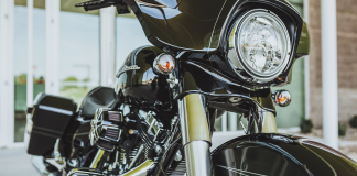 How to Install an Amplifier on a Motorcycle